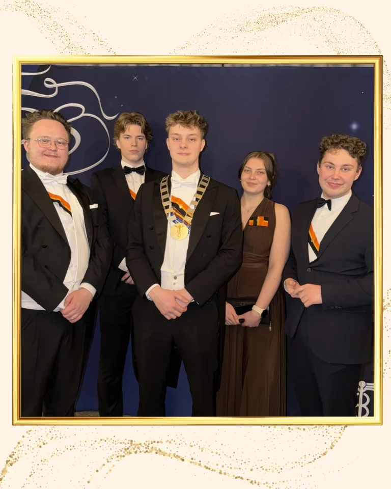 Instagram post from optimiry. This post is in position 5.